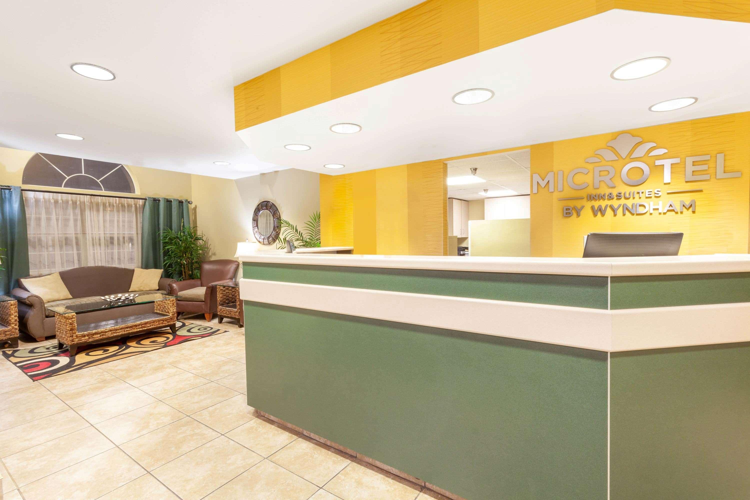 Microtel Inn & Suites By Wyndham Галф Шорс Екстериор снимка