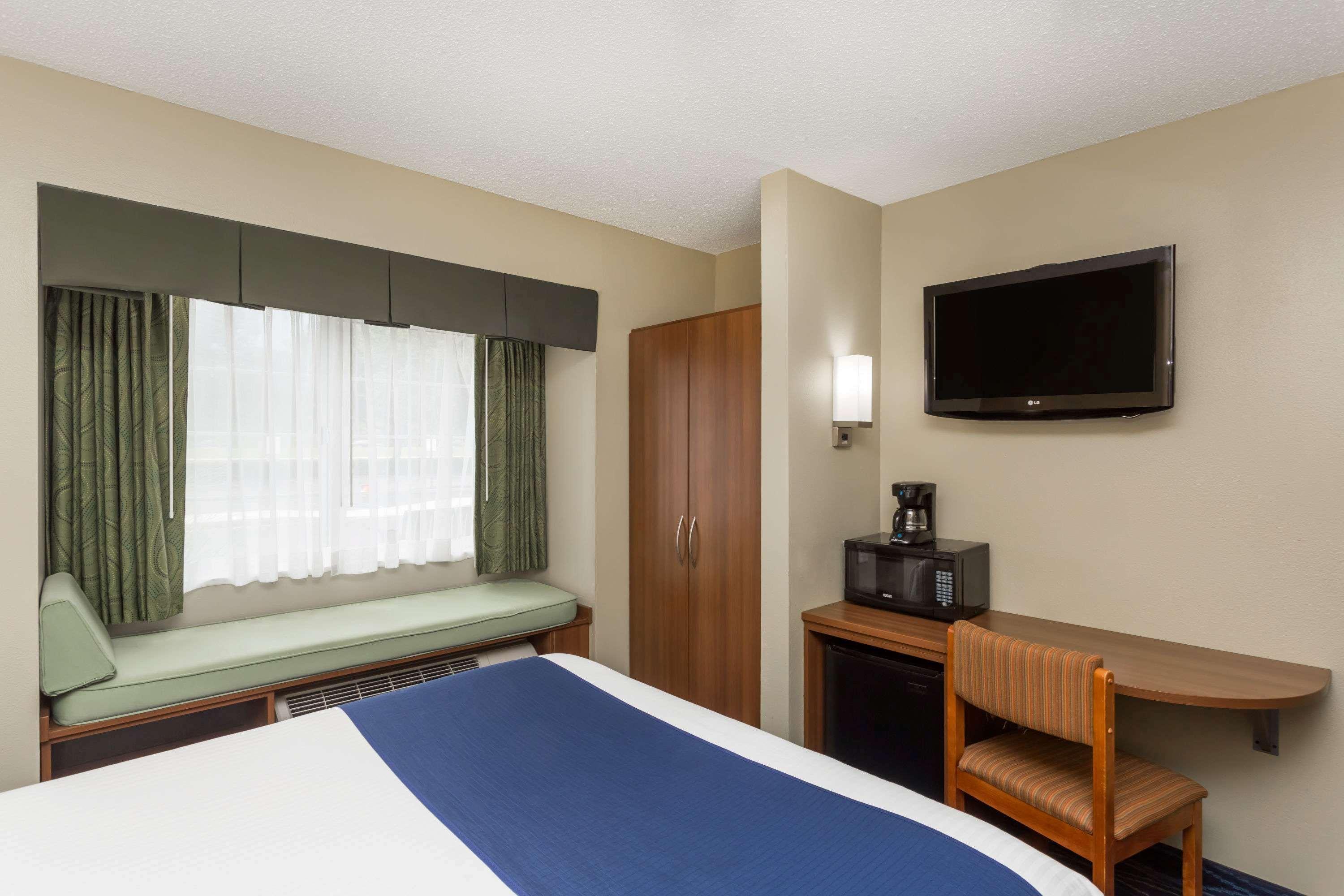 Microtel Inn & Suites By Wyndham Галф Шорс Екстериор снимка